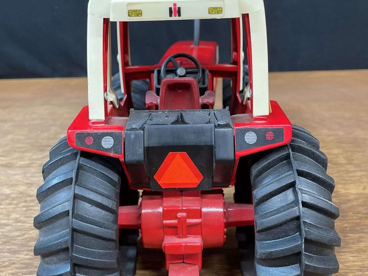1/16-ih-3588-ertl-image-4