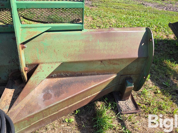 john-deere-12-image-12