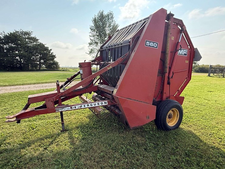 massey-ferguson-560-image-2