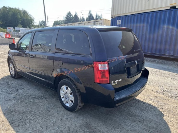 2010-dodge-grand-caravan-se-image-3