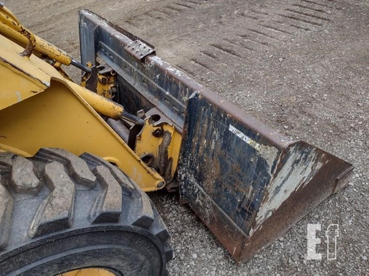 john-deere-270-image-17