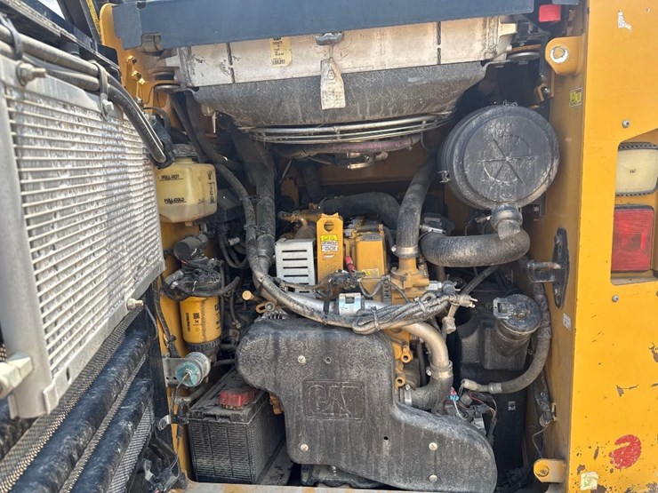 2021-caterpillar-289d3-image-14