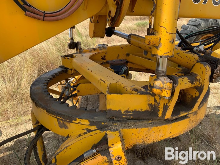 1991-deere-570b-image-10