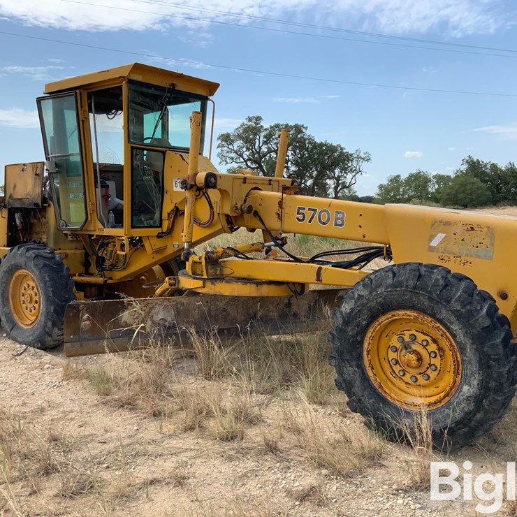1991 DEERE 570B