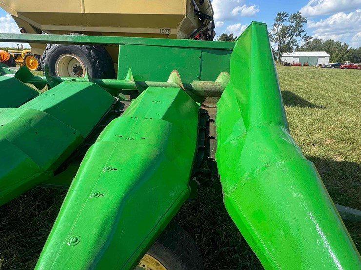 jd-6-row-corn-head-&-cart-image-16