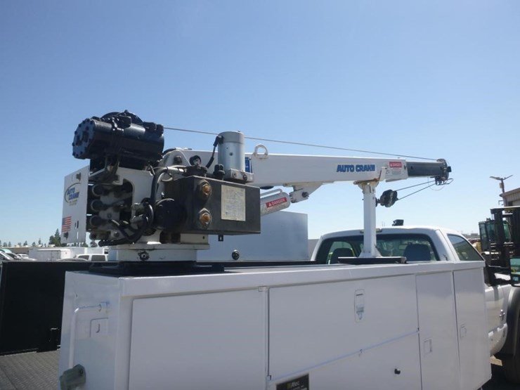 2011-ford-f550-image-12