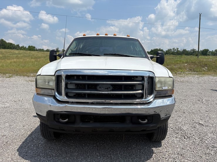 2003-ford-f550-xl-image-13