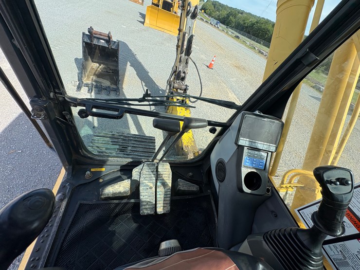 2010-komatsu-pc200-lc-8-image-19
