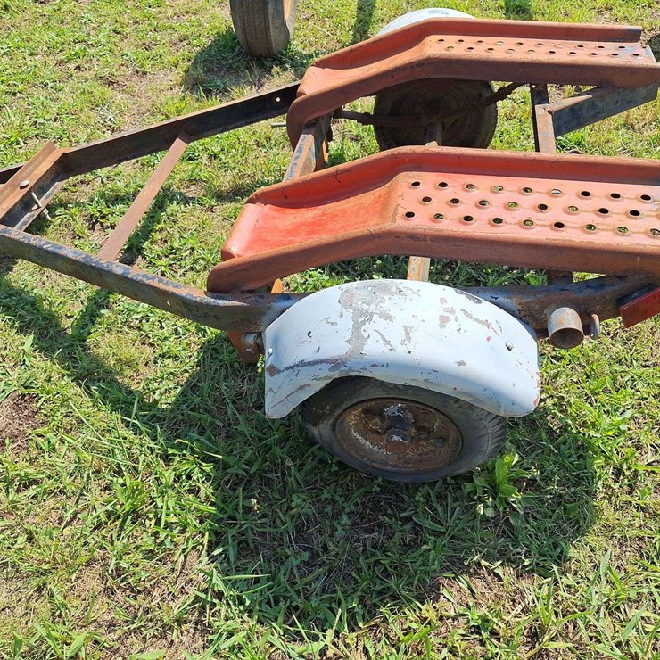 CUSTOM TRAILER