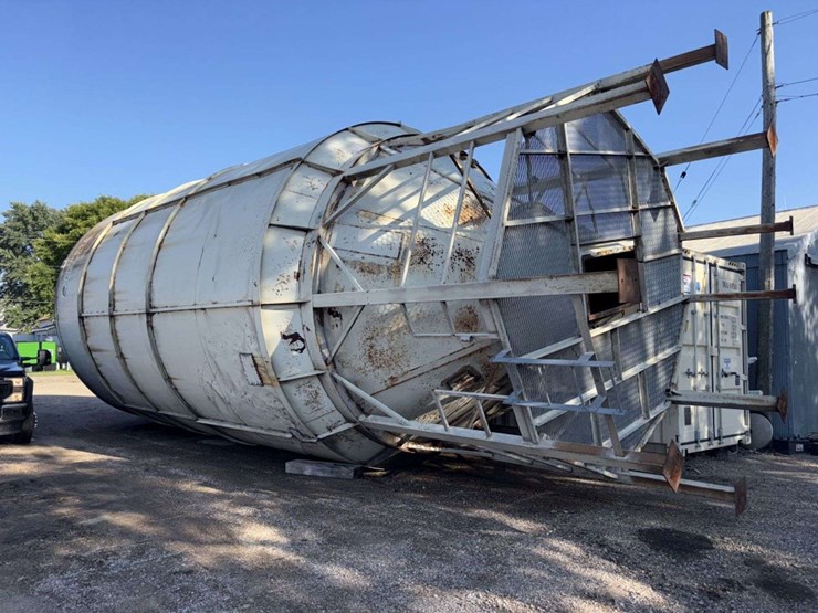 friesen-bulk-bin,-48’-tall,-15’-wide,-9-legs,-roof-hatch,-(2)-roof-vents,-(a),-*-new-buyer-responsib-image-1