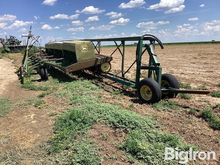 john-deere-9300-image-1