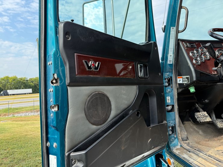 western-star-4900-image-20