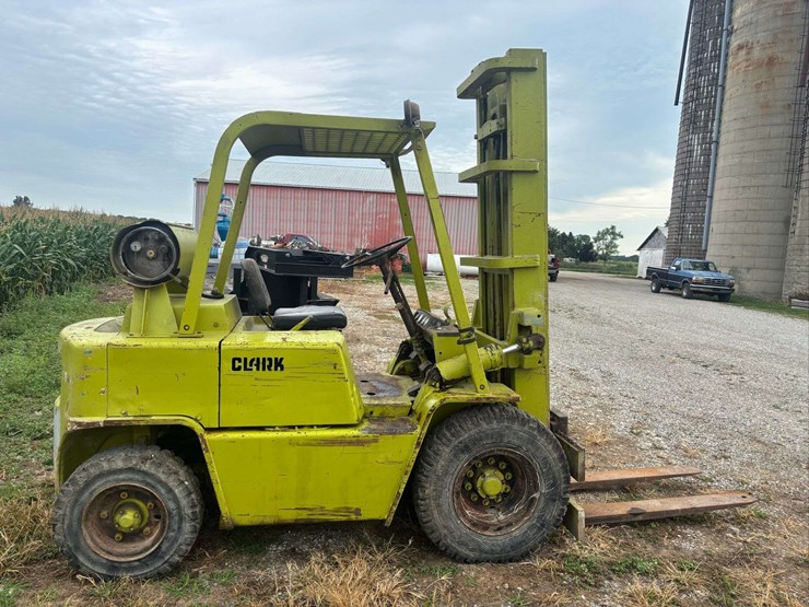 clark-s500-hy60-forklift-image-1