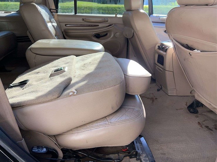 2002-lincoln-navigator-image-22