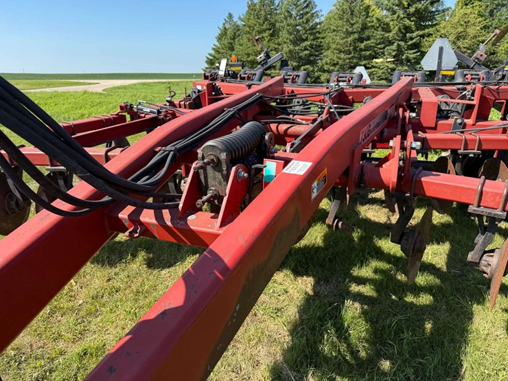 case-ih-730b-ecolo-tiger-disk-ripper,-rear-leveler,-30”-spacing,-2-bearings-are-out-but-2-good-used-image-19