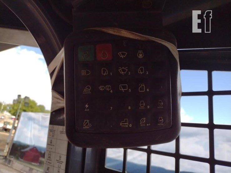 deere-650k-xlt-image-12