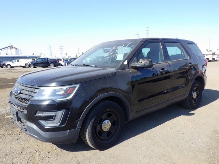 2017-ford-explorer-image-1