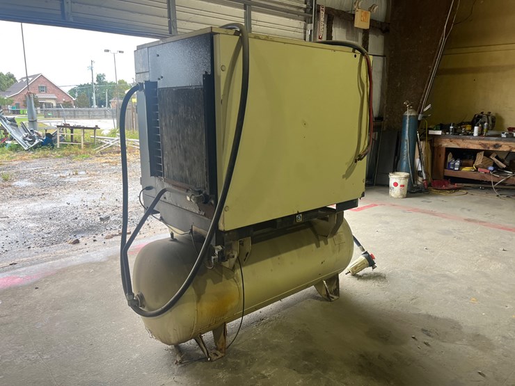 #200-•-ingersoll-rand-up6-30-125-12-compressor-image-3