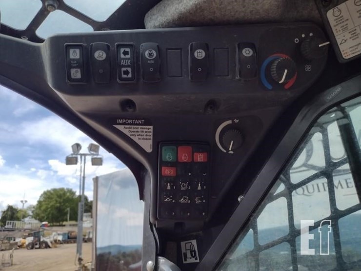2023-deere-331g-image-8