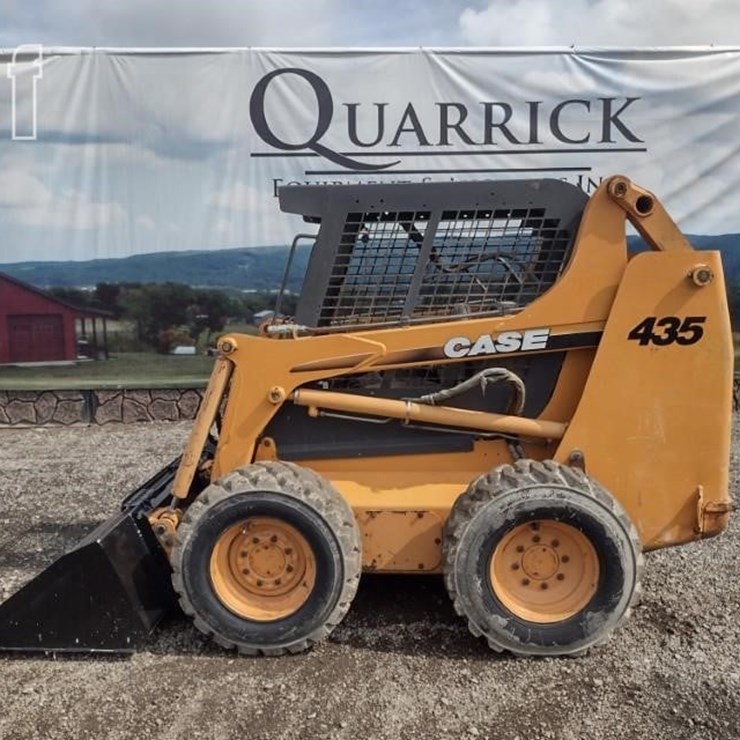 2005 CASE 435