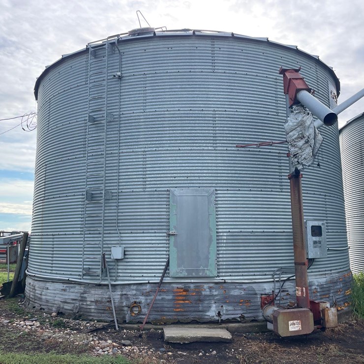 8,000 Bushel Dryer Grain Bin