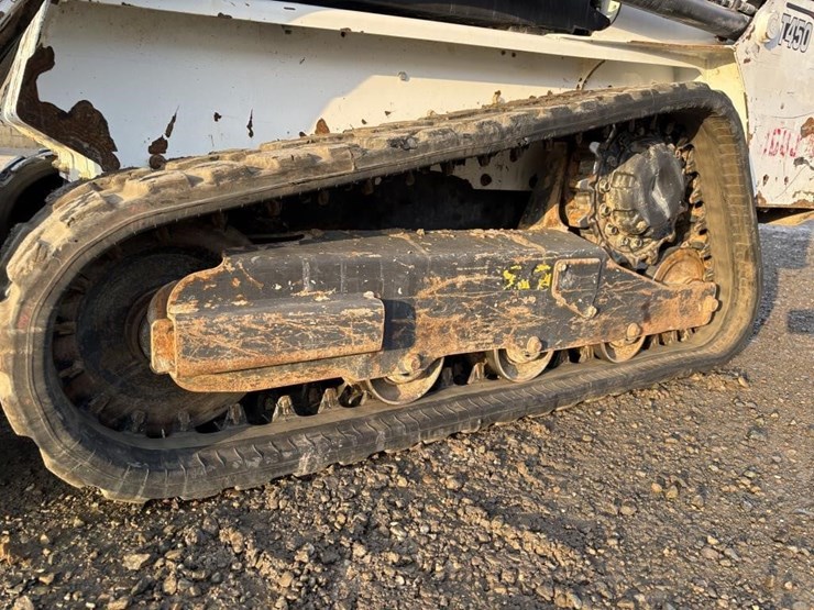 2018-bobcat-t450-image-14
