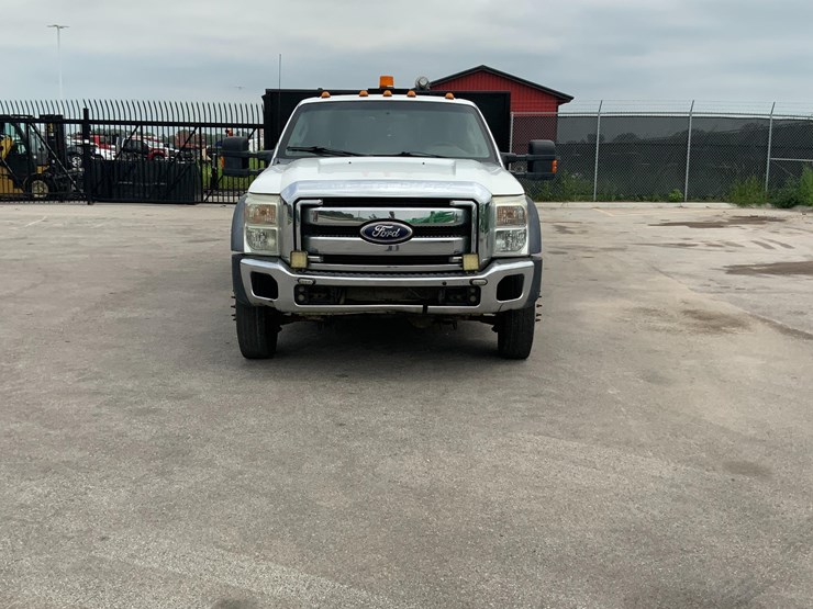 2011-ford-f550-xlt-image-10