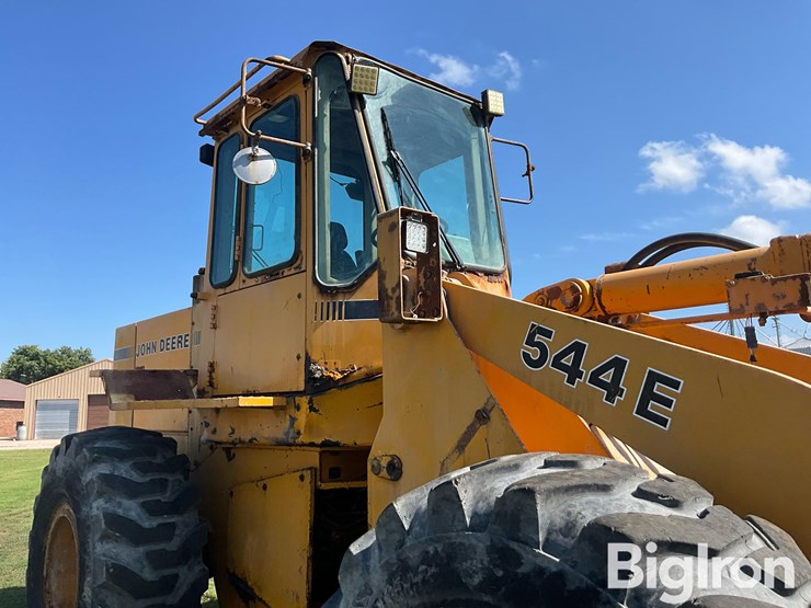 deere-544e-image-10