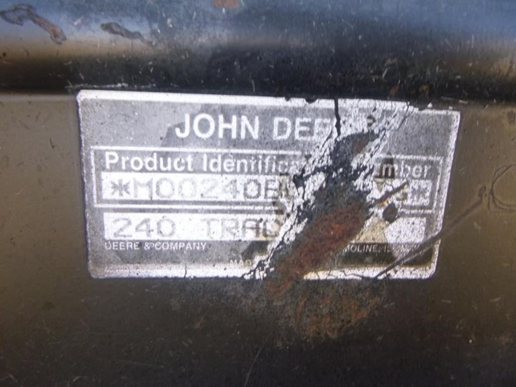 john-deere-240-image-23