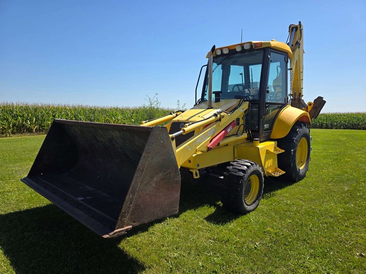 new-holland-lb75-image-32