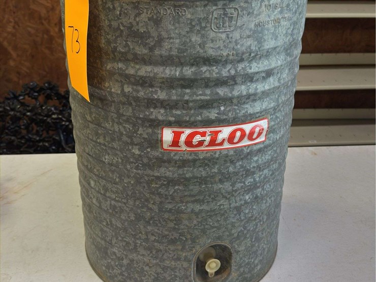 igloo-metal-water-cooler-image-2