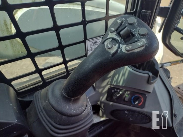 2022-bobcat-s740-image-11