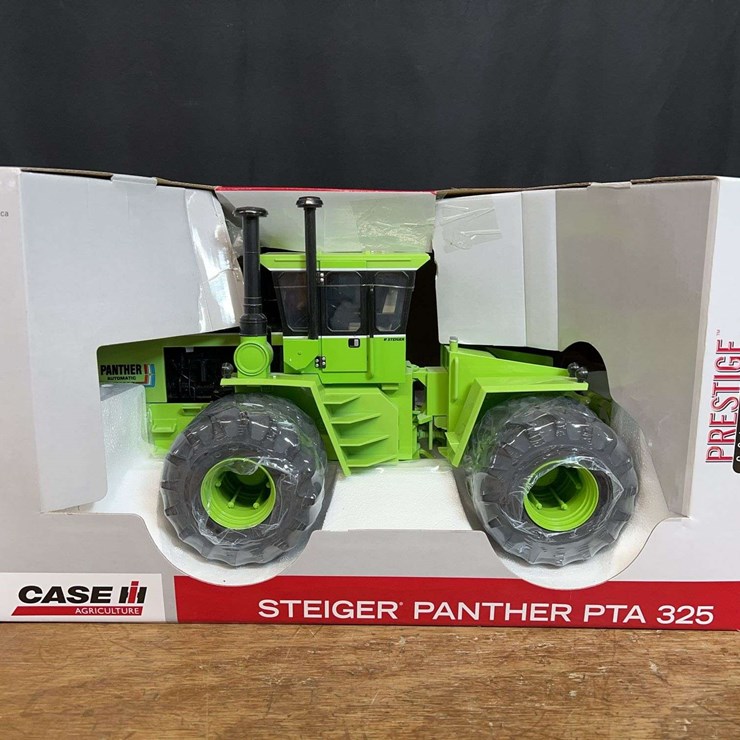 1/16 Steiger Panther PTA 325 Prestige NIB Ertl