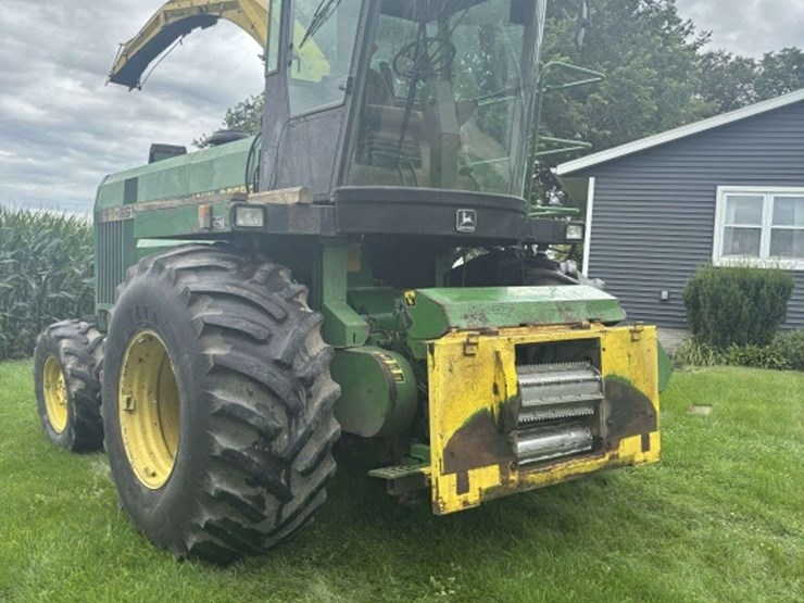 john-deere-6810-image-27