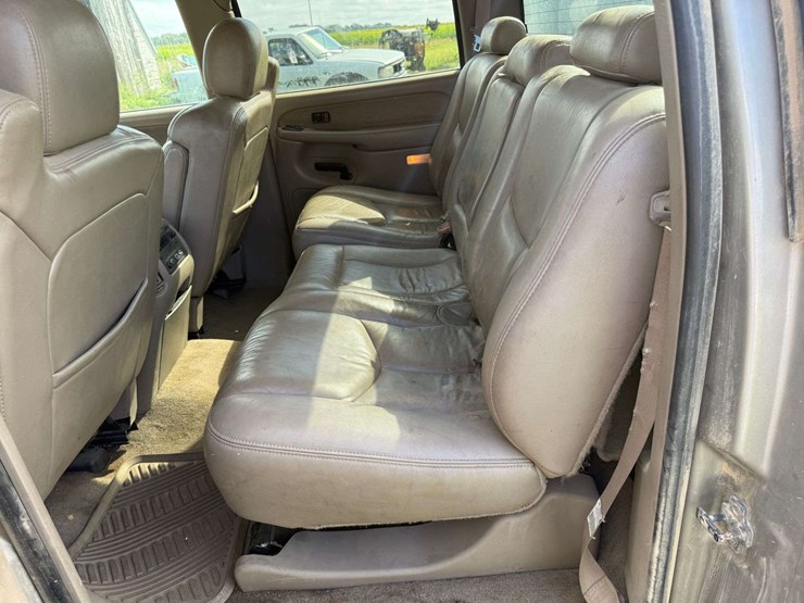 2003-chevrolet-2500-image-22