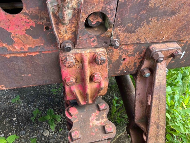 international-td14-crawler-image-18