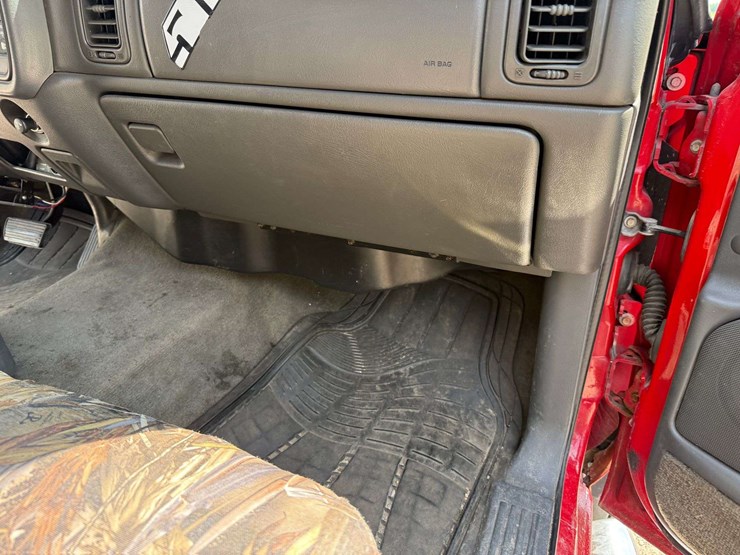 2004-chevrolet-2500hd-image-54