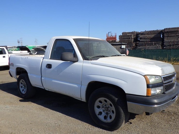 2007-chevrolet-1500-image-3