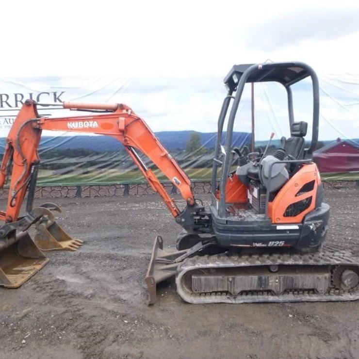 2016 KUBOTA U25
