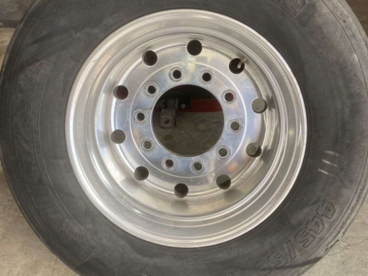 (1)-michelin-x-one-xdn2-445/50r22.5-super-single-tire-on-10-bolt-alum-rim-image-5