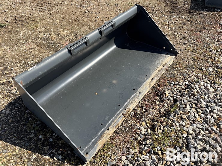 bobcat-68”-heavy-duty-skid-steer-bucket-image-11
