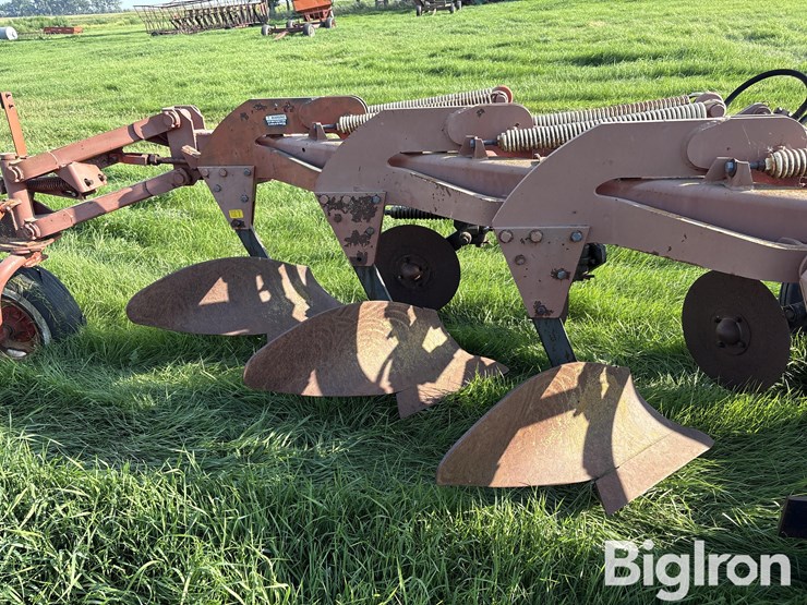 morris-/-melroe-6-bottom-plow-packer-drill-image-18