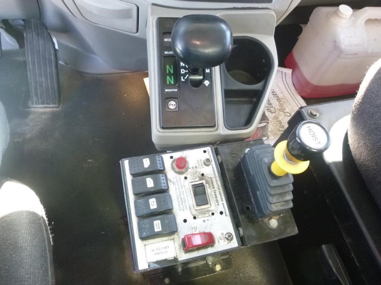 2020-peterbilt-567-image-20