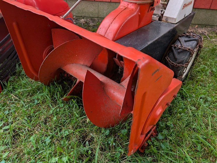 #3015-•-simplicity-sno-away-snowblower-image-3