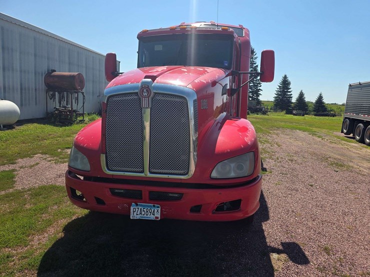 2013-kenworth-t660-image-4