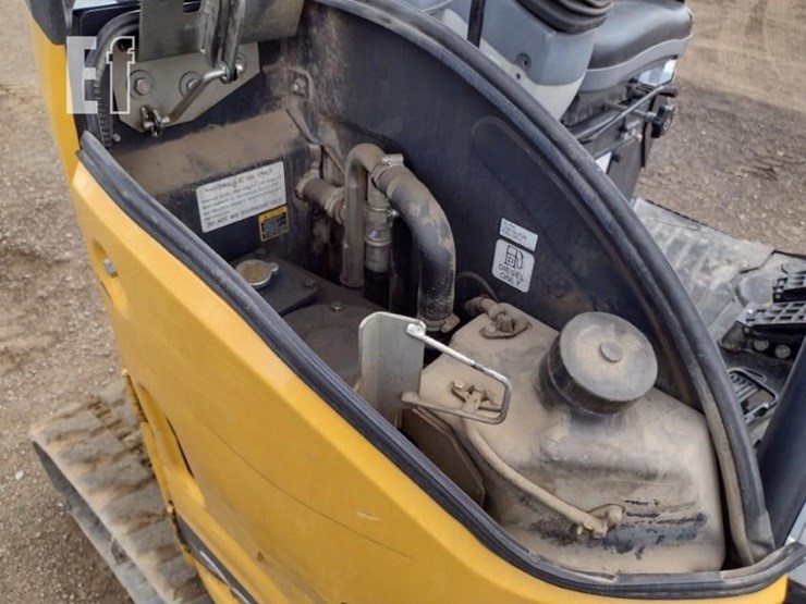 2021-deere-26g-image-28