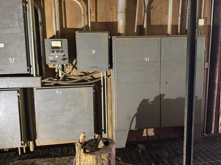 #147-•-all-electrical-boxes-on-upstairs-east-wall-image-16