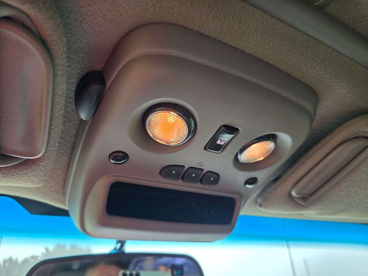 2003-cadillac-escalade-image-52
