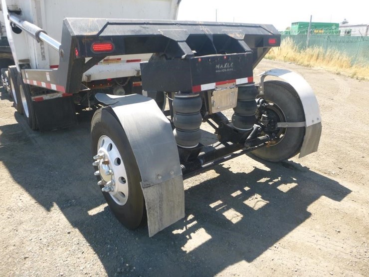 2020-peterbilt-567-image-13