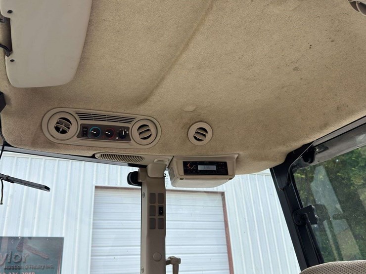 2020-john-deere-6120e-image-24